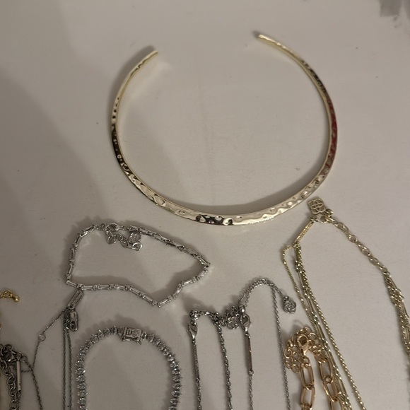 Huge lot of Kendra Scott Jewelry - Picture 3 of 6